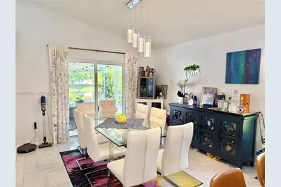 415 NW 165th Ave, Pembroke Pines, FL 33028 - Photo 9