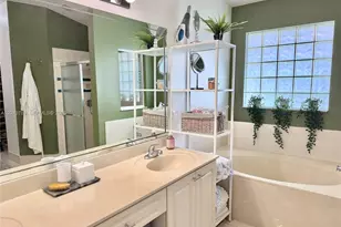 415 NW 165th Ave, Pembroke Pines, FL 33028 - Photo 25