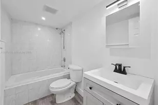 8411 NW 8th St, Miami, FL 33126 - Photo 13