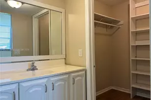 10865 SW 112th Ave, Miami, FL 33176 - Photo 9