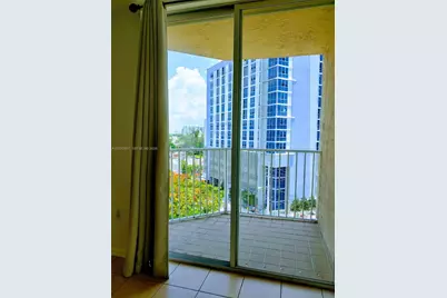 102 SW 6th Ave #610, Miami, FL 33130 - Photo 3