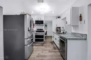 6810 NW 74th Pl, Tamarac, FL 33321 - Photo 5
