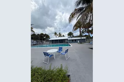 411 Executive Center Dr #109, West Palm Beach, FL 33401 - Photo 13
