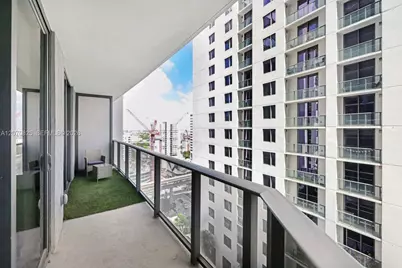 55 SW 9th St #1609, Miami, FL 33130 - Photo 9