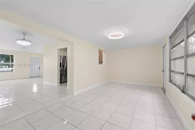 3561 NW 41st St, Lauderdale Lakes, FL 33309 - Photo 9