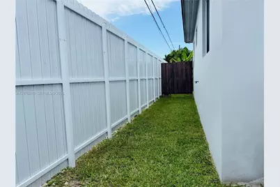 1221 SW 76th Ct, Miami, FL 33144 - Photo 23