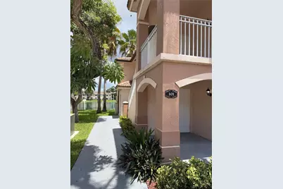 1261 SE 27th St #101, Homestead, FL 33035 - Photo 1