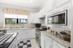 218 SE Longview Dr, Port Saint Lucie, FL 34984 - Photo 9