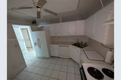 2780 NE 183rd St #1903, Aventura, FL 33160 - Photo 9