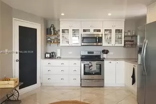 1301 NE Miami Gardens Dr, Miami, FL 33179 - Photo 1