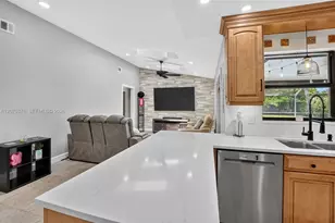 4225 NW 7th Pl, Deerfield Beach, FL 33442 - Photo 17