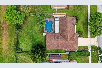 4225 NW 7th Pl, Deerfield Beach, FL 33442 - Photo 3