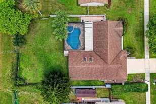 4225 NW 7th Pl, Deerfield Beach, FL 33442 - Photo 3