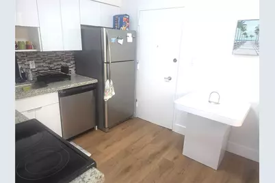 5151 Collins Ave #826, Miami Beach, FL 33140 - Photo 9