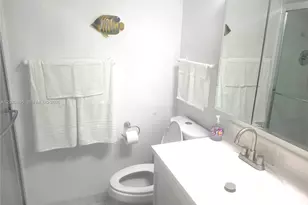 5151 Collins Ave, Miami Beach, FL 33140 - Photo 17
