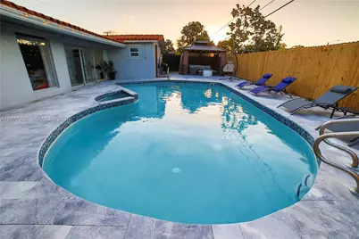 8651 Sunset Strip, Sunrise, FL 33322 - Photo 15
