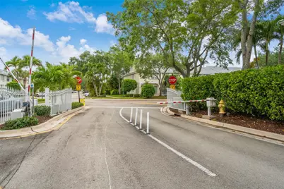 9925 NW 57th Manor, Coral Springs, FL 33076 - Photo 41