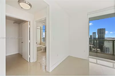 1900 N Bayshore Dr #4302, Miami, FL 33132 - Photo 7