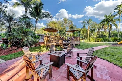 14330 SW 20th St, Davie, FL 33325 - Photo 15