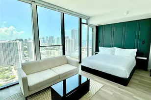 20 NE 11th St, Miami, FL 33132 - Photo 3