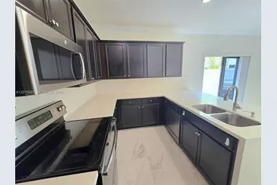 9267 W 34th Ct, Hialeah, FL 33018 - Photo 21