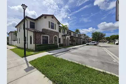 9267 W 34th Ct, Hialeah, FL 33018 - Photo 5
