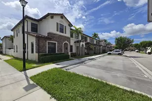 9267 W 34th Ct, Hialeah, FL 33018 - Photo 5