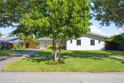 9780 Bel Aire Dr, Cutler Bay, FL 33157 - Photo 3