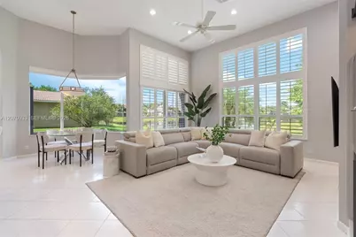 2733 Meadowood Dr, Weston, FL 33332 - Photo 3