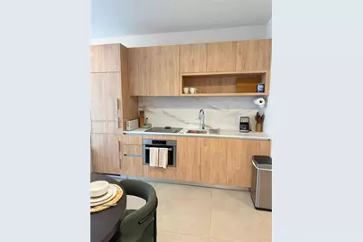 11 NE 6th St #705, Miami, FL 33132 - Photo 9