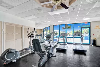 3731 N Country Club Dr #1023, Aventura, FL 33180 - Photo 57
