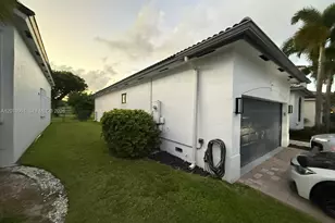 1825 SE 20th Rd, Homestead, FL 33035 - Photo 3