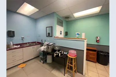4232 W 16th Ave, Hialeah, FL 33012 - Photo 9
