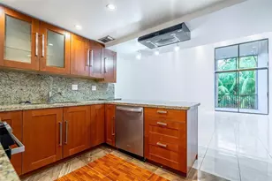 20347 W Country Club Dr, Aventura, FL 33180 - Photo 3