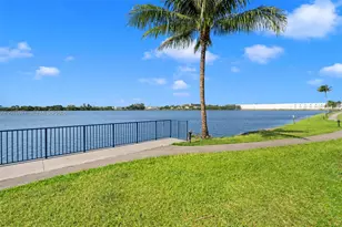 15545 N Miami Lakeway N, Miami Lakes, FL 33014 - Photo 19