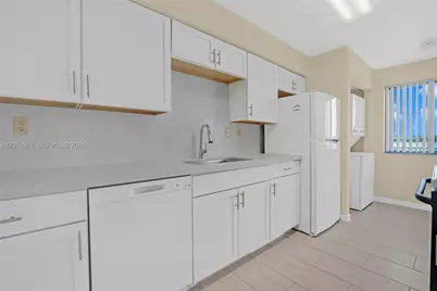15545 N Miami Lakeway N #106, Miami Lakes, FL 33014 - Photo 5