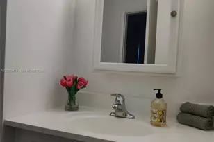 5950 NE 18th Ave, Fort Lauderdale, FL 33334 - Photo 9