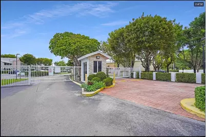 10521 Mahogany Key Cir #207, Miami, FL 33196 - Photo 3
