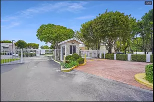 10521 Mahogany Key Circle, Miami, FL 33196 - Photo 3