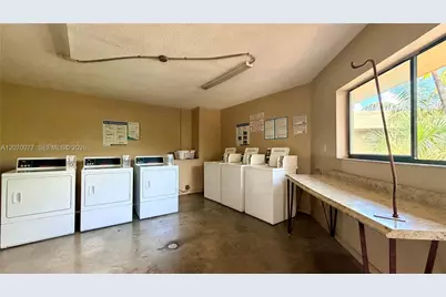 8615 NW 8th St #421, Miami, FL 33126 - Photo 31