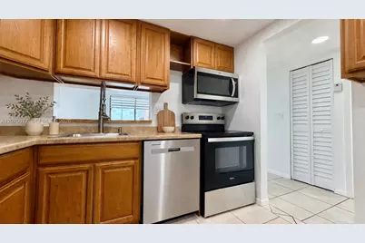 8615 NW 8th St #421, Miami, FL 33126 - Photo 5