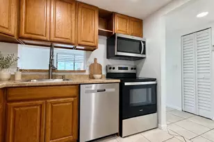 8615 NW 8th St, Miami, FL 33126 - Photo 5