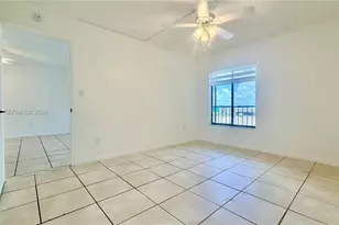 8615 NW 8th St, Miami, FL 33126 - Photo 19