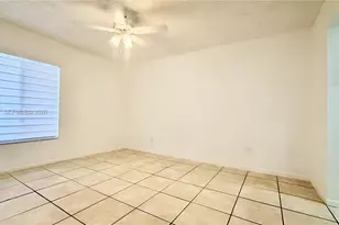 8615 NW 8th St, Miami, FL 33126 - Photo 17