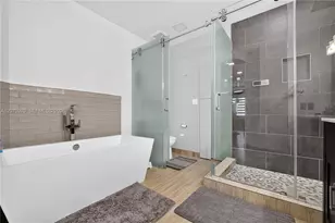 8061 NW 114th Pl, Doral, FL 33178 - Photo 25