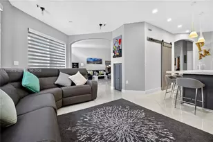 8061 NW 114th Pl, Doral, FL 33178 - Photo 13