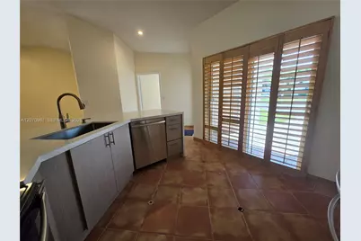 10076 NW 51st Ter, Doral, FL 33178 - Photo 5