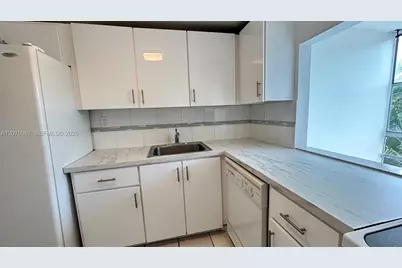 210 172nd St #228, Sunny Isles Beach, FL 33160 - Photo 3