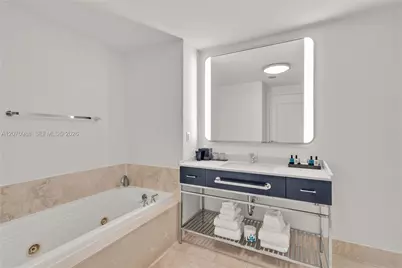 4401 Collins Ave #1508, Miami Beach, FL 33140 - Photo 13