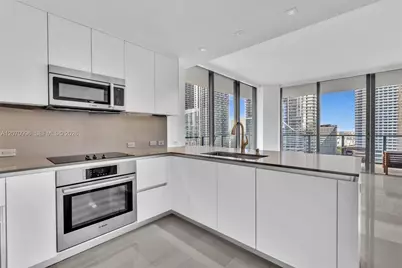 68 SE 6th St #1702, Miami, FL 33131 - Photo 11